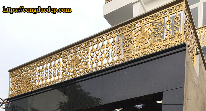 Mẫu lan can nhôm đúc đơn giản cổ điển